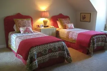 Fit Two Twin Beds In A Small Room, Fitting Two Twin Beds In A Small Room