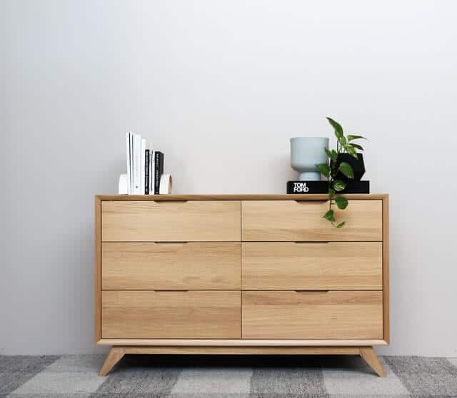 How To Arrange A Small Bedroom With A Queen Bed? Dressers For Small Bedrooms