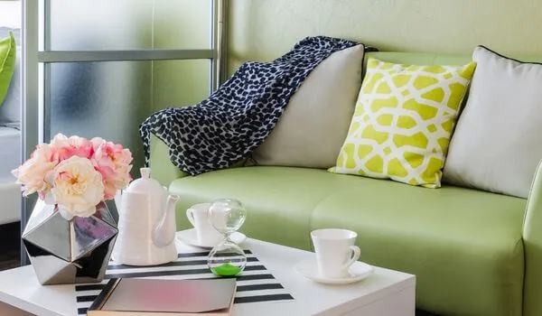 Decorate With Throw Blankets & Throw Pillows