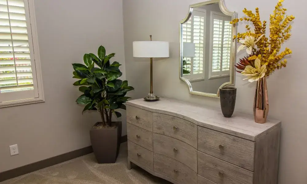 4 Stylish Ideas To Put A Dresser In An Entryway