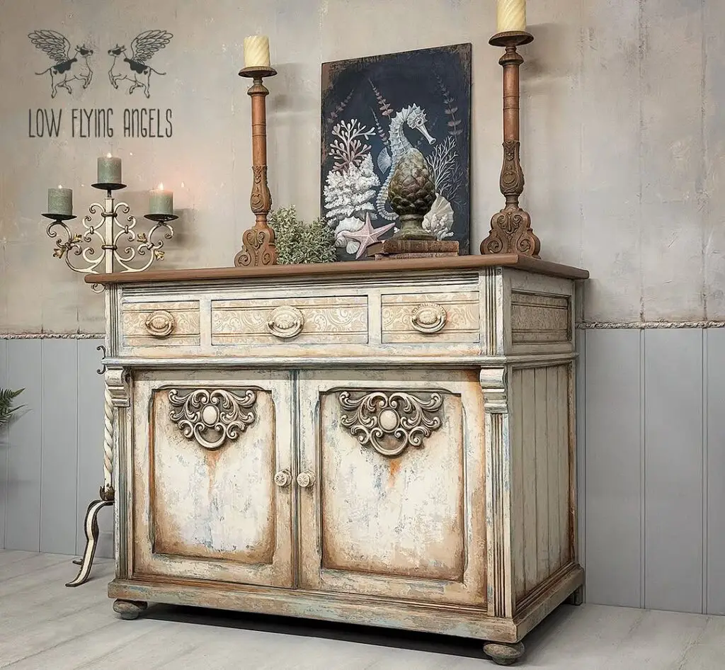 Antique Dressers For A Timeless Décor