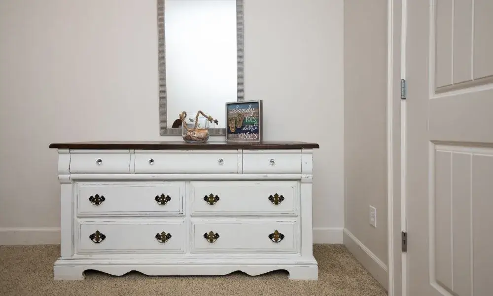 Can You Put A Dresser In An Entryway?