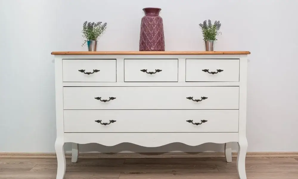 Can You Put A Dresser In An Entryway? [4 Stylish Ideas]